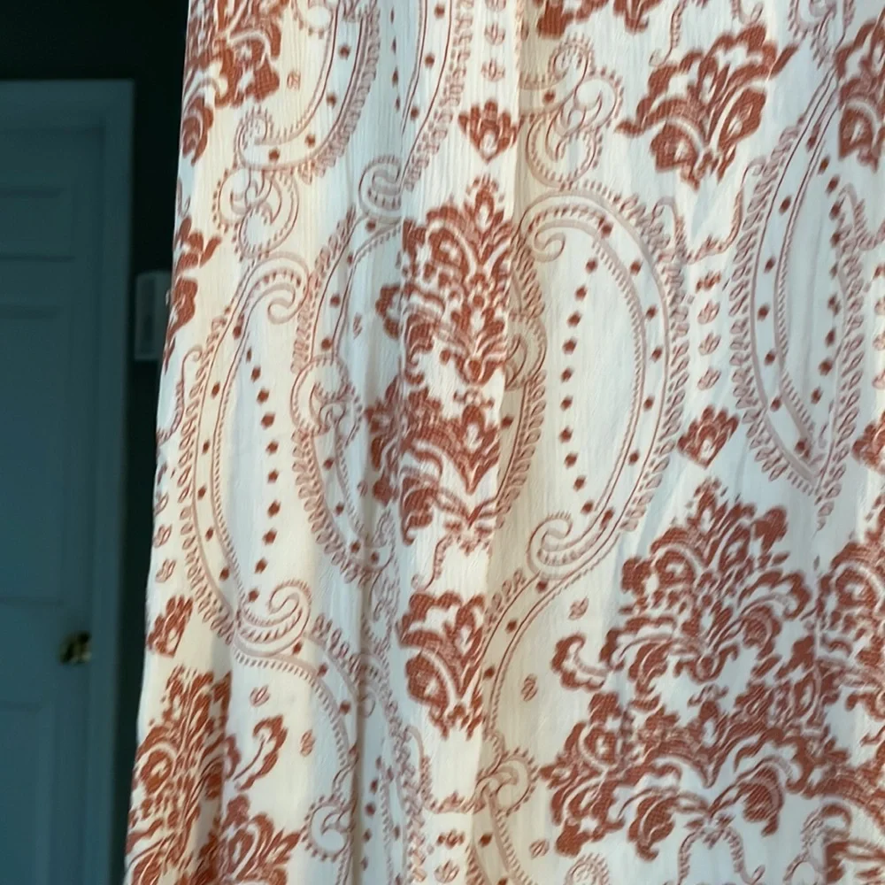 Beautiful yet simple dress - Picture 2 of 3